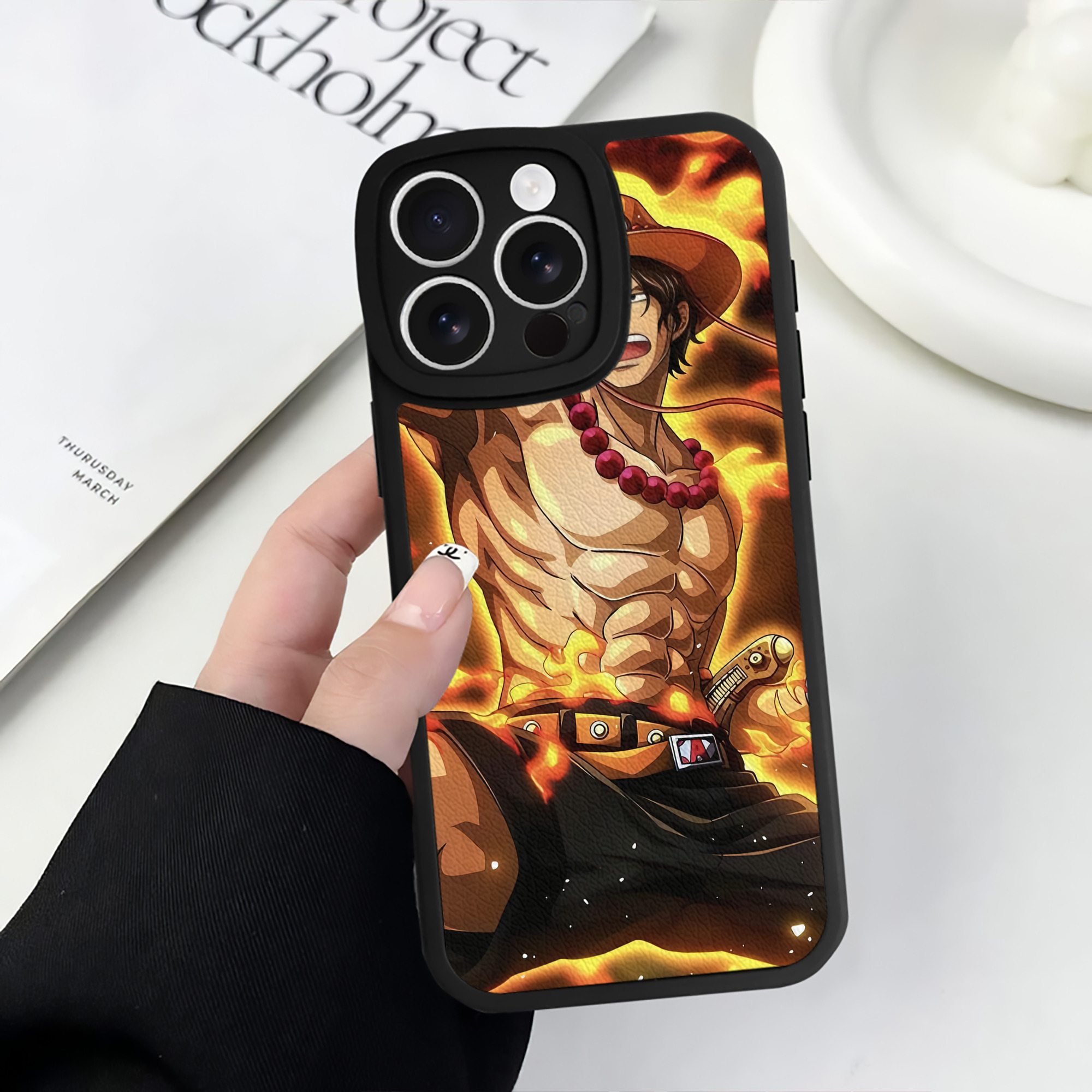 （画像用） ワンピース ONE PIECE 【iPhone 16シリーズ対応】シリコンスマホケース（レザー調） 材質：シリコン